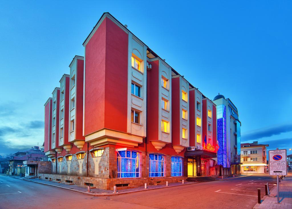 Hotel Palas Kazanlak Kültér fotó
